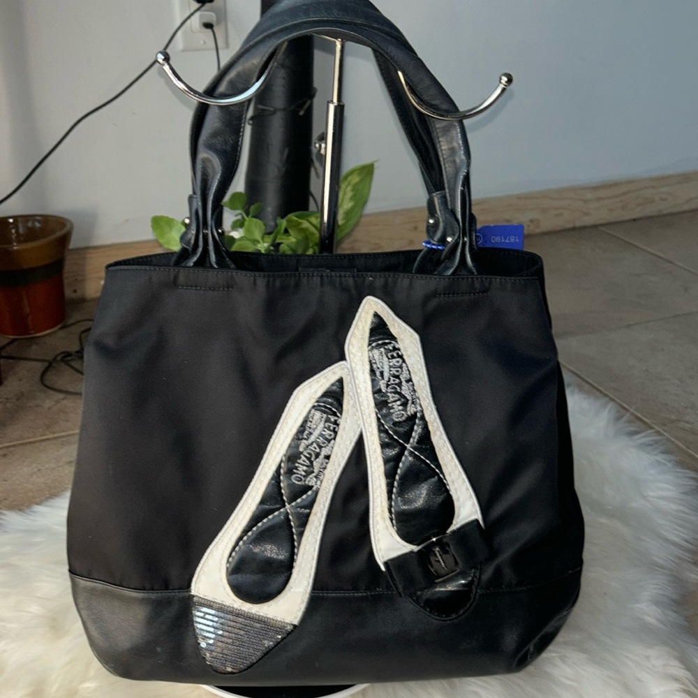FERRAGAMO “RARE” HEELS SHOULDER BAG